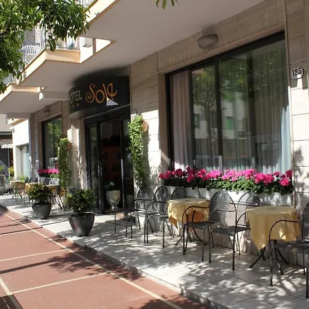 Sole 迪亚诺马里纳