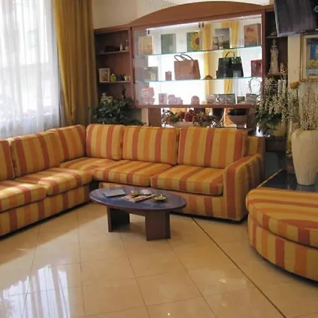 Sole 迪亚诺马里纳