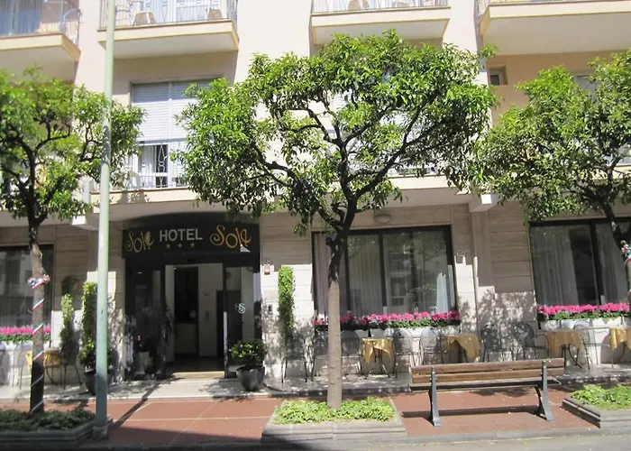 酒店 Sole 迪亚诺马里纳