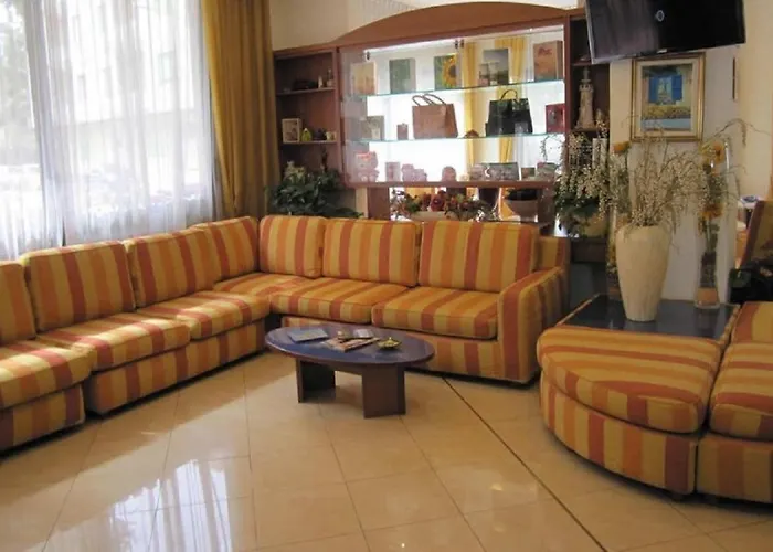 Sole 迪亚诺马里纳